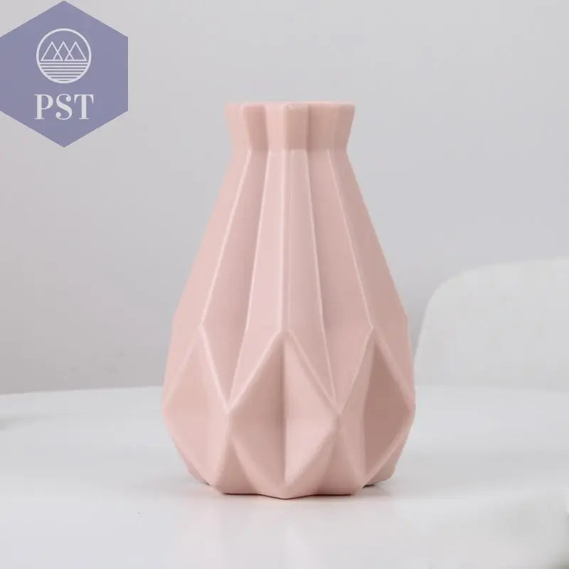 Nordic Designed Flower Vase       PST PS Tradings