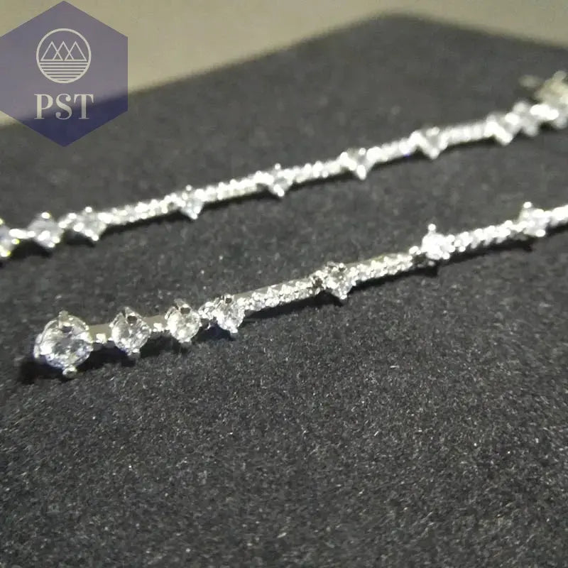 Silberne Nadel, lange baumelnde Ohrringe für Frauen, kubischer Zirkon, Kristall, Hochzeit, weibliche Quasten-Ohrringe  fashion, women, dress, clothes     PST PS Tradings