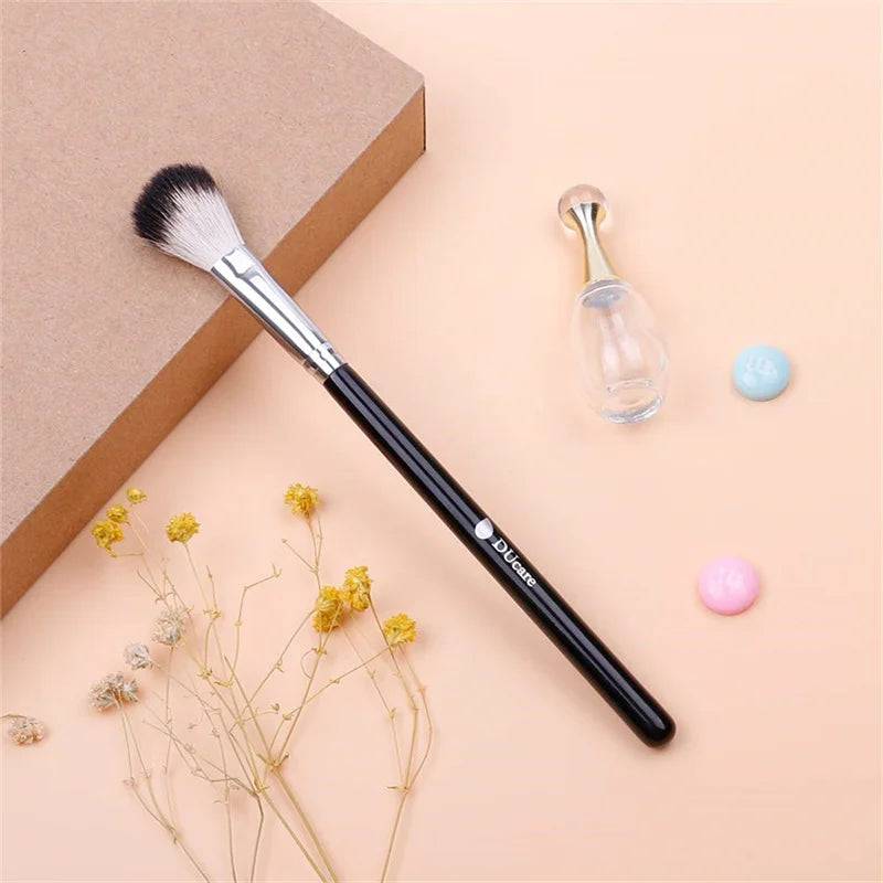 DUcare Highlighter Brush Multifunctional Makeup Brushes Goat Hair Blending Make up Brushes Eyebrow Eyeshadow Brush Makeup Tools - Property & Safety Tradings